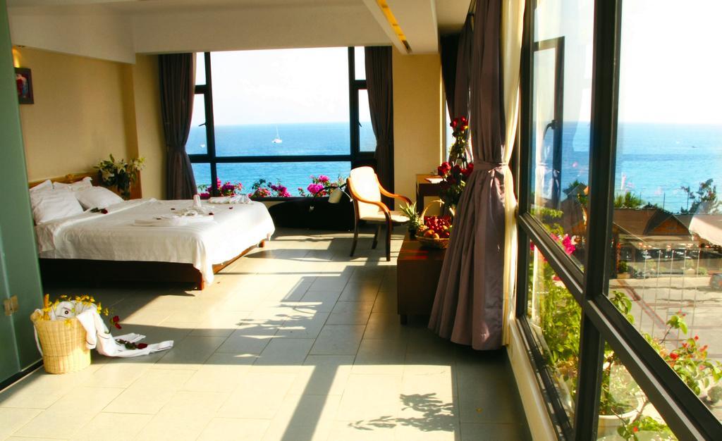 Sanya yuhuayuan seaview 4. Wenhao Seaview Hotel 4*. Herton. Herton Boutique Hotel. Guesthouse International Hotel Sanya.